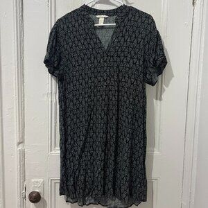 H&M Dress – Black Diamond Patterrn – Size 2